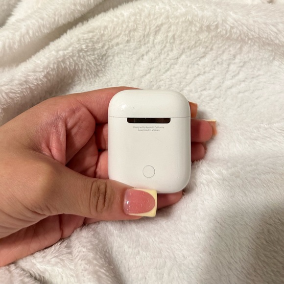 apple airpods 2nd generation - Picture 3 of 5
